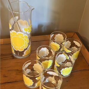Vintage Colony MCM Yellow set/6 glasses tumblers + pitcher Daisy ditsy flower